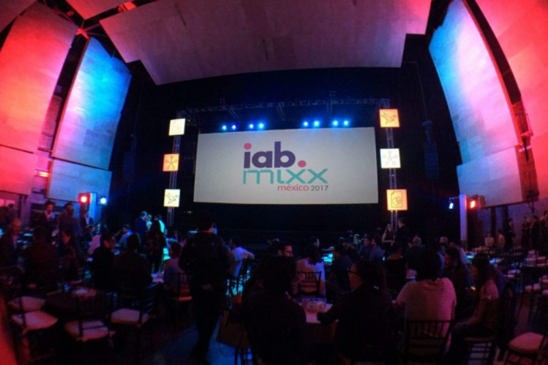 Ciudad de México, 18 de mayo de 2017.-  El Interactive Advertising Bureau en México celebró esta noche la entrega de los premios IAB MIXX 2017