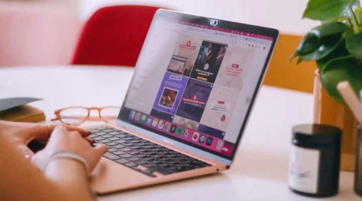 ¿El community manager debe hacer algo con sus redes?