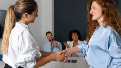 Clientes y Community Managers quieren todo gratis