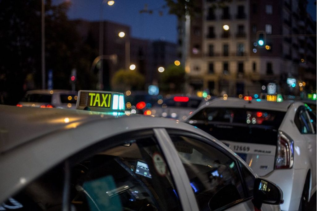 taxis vs uber