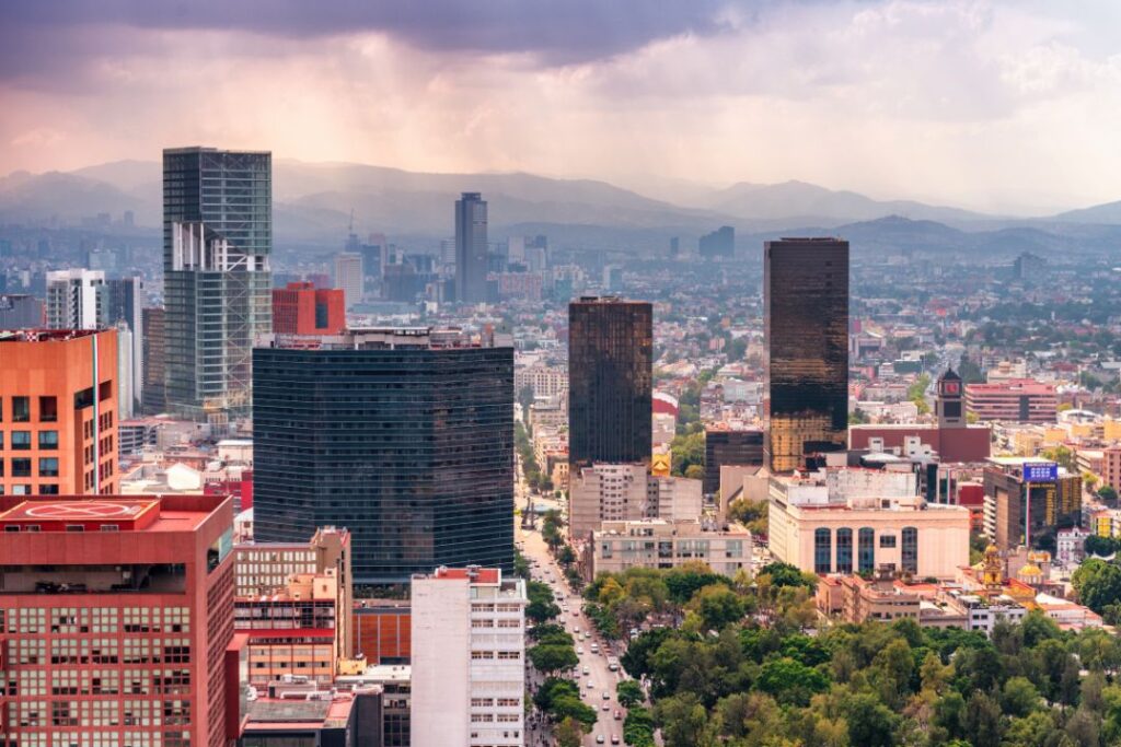 NewCo CDMX no sucede en un salón de conferencias sino en las oficinas donde surgen las ideas que buscan transformar a México, llevando a su audiencia en una experiencia única.