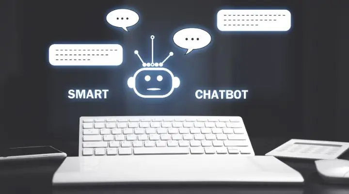 Una ilustración digital presenta un chatbot flotando sobre un teclado, rodeado de burbujas de chat etiquetadas como "SMART CHATBOT", enfatizando su impacto en el rendimiento del servicio al cliente.