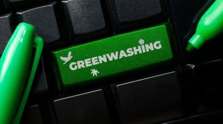 El greenwashing es una práctica cada vez más señalada en el mundo del marketing y la comunicación de marcas