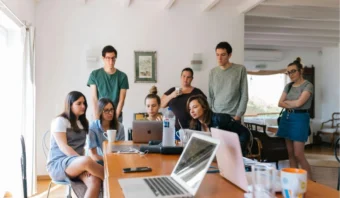 La Generación Z predica inclusión, pero lidera cancelaciones virtuales