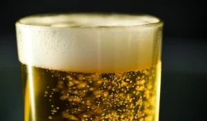 La cerveza más pedida vuelve: Tecate Titanium