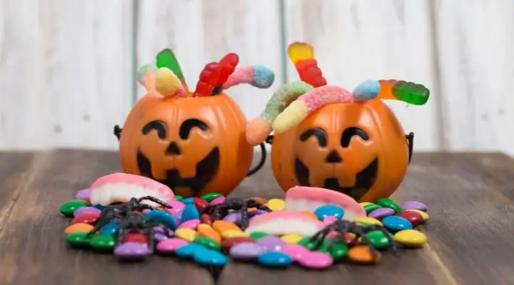 Mattel lanza “¿Dulce o Juego?”: una nueva tradición de Halloween que invita a las familias a cambiar dulces por juguetes
