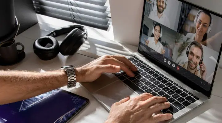 teletrabajo como el trabajo en plataformas digitales se contemplan en el Título