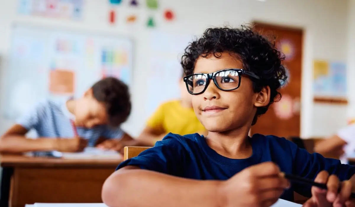 Ipsos: apoya prohibir redes a menores de 14 años