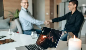 Newsletters que sienten: cómo la personalización predictiva transforma la comunicación directa