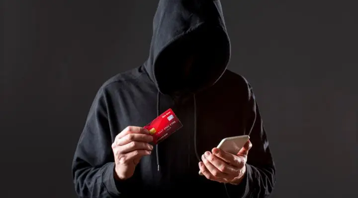 Los riesgos invisibles tras las compras online durante las fiestas