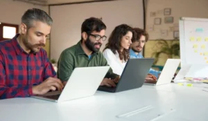 La obsolescencia acelerada de habilidades técnicas: un desafío para la competitividad empresarial en México