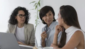 Liderazgo femenino: cómo el coaching ayuda a superar las barreras internas