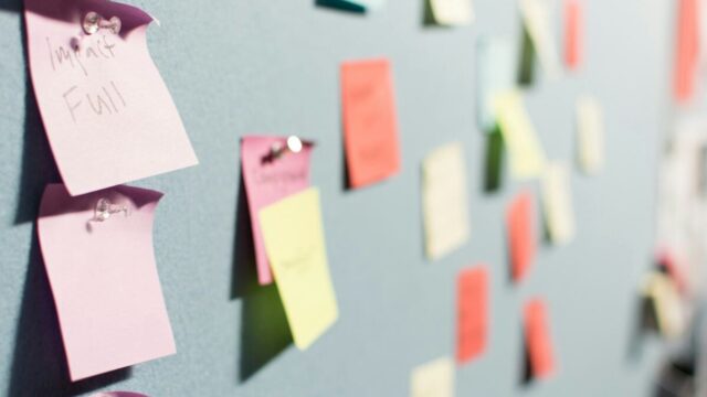 Más allá del brief: las decisiones que construyen a la marca