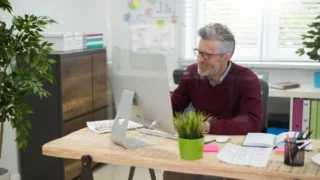 ¡Silver Surfers! Ventajas de ser +40 en el futuro laboral