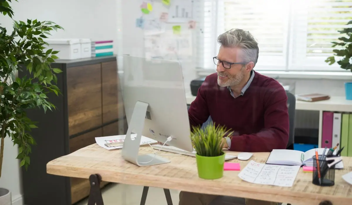 ¡Silver Surfers! Ventajas de ser +40 en el futuro laboral