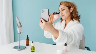El fin del influencer genérico: por qué las marcas eligen a creadores especializados en skincare