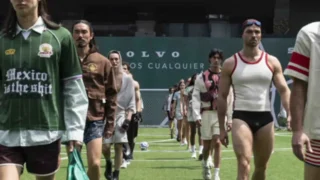 Volvo inaugura la Cancha Volvo en Sports Week Mx con moda y leyendas del futbol