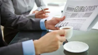 Si la noticia cambió, ¿por qué el mismo press release?
