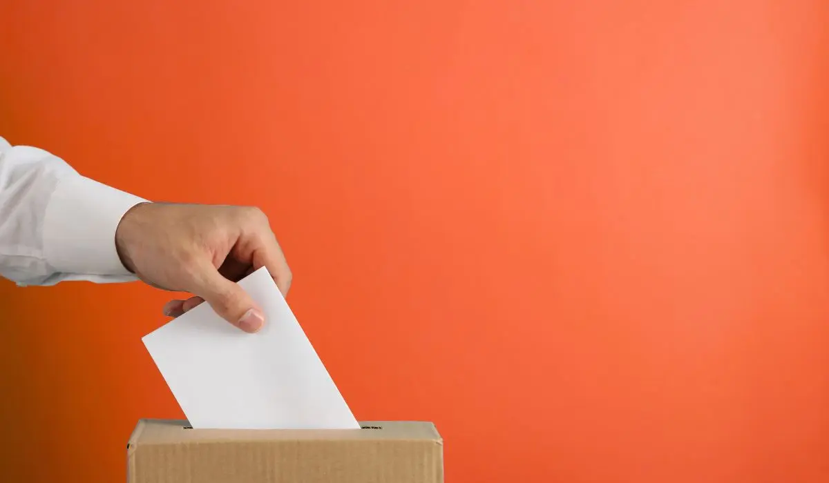 ¿Quién decide nuestro voto? Influencers, algoritmos y poder