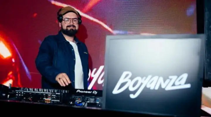 IQOS celebra la curiosidad y el estilo en volvo fashion week