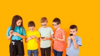 La regulación de redes sociales en menores