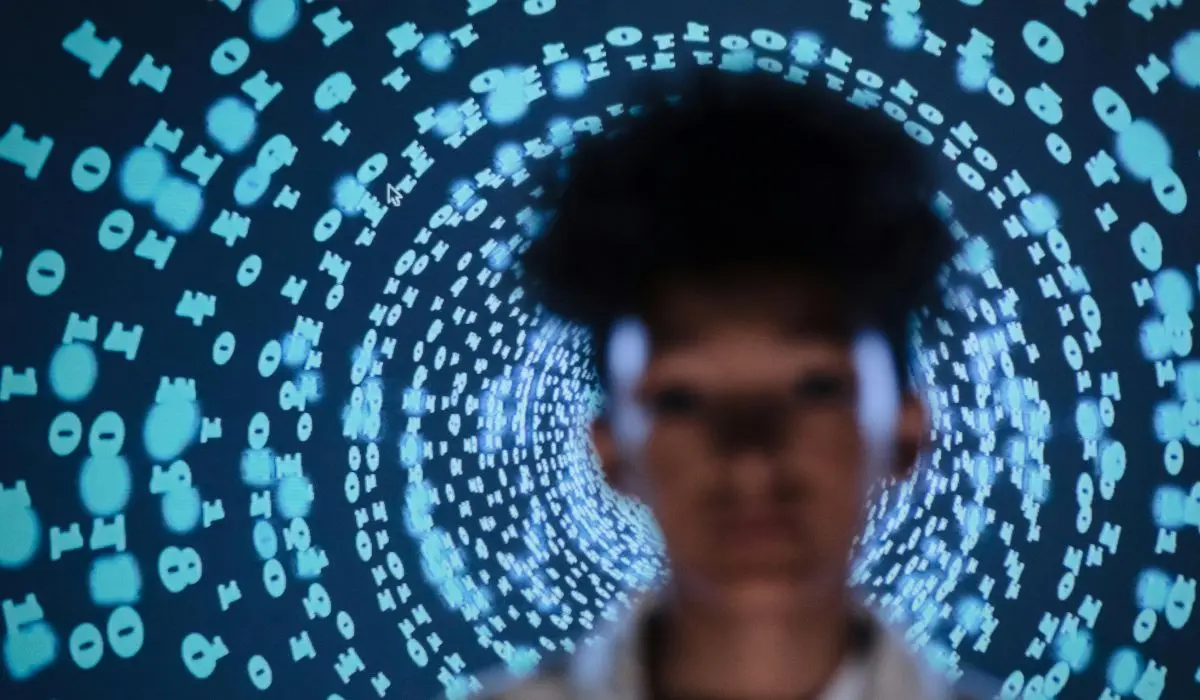 Por qué la estrategia, no la herramienta, define el éxito de la IA en comunicación